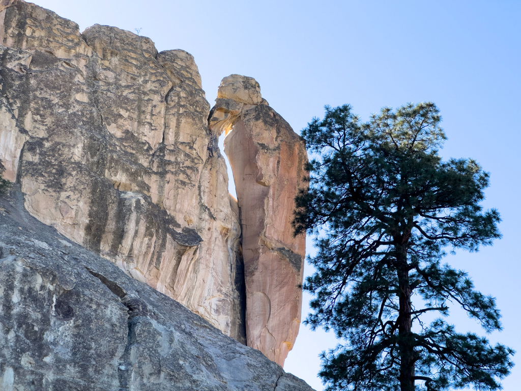 Unsere Wanderung rund um das El Morro Monument. Ob das noch lange hält?