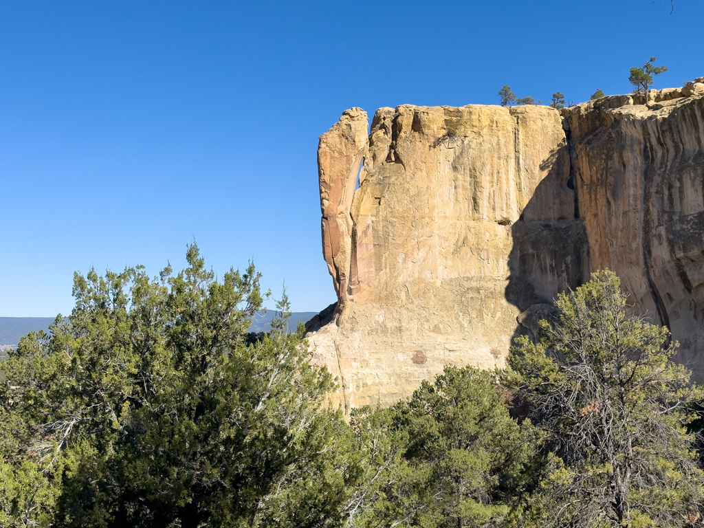 Unsere Wanderung rund um das El Morro Monument. Ob das noch lange hält?