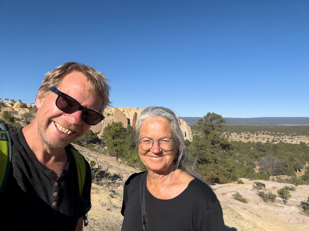 JoMa Selfi. Auf dem Wanderweg um und auf das El Morro Monument herum