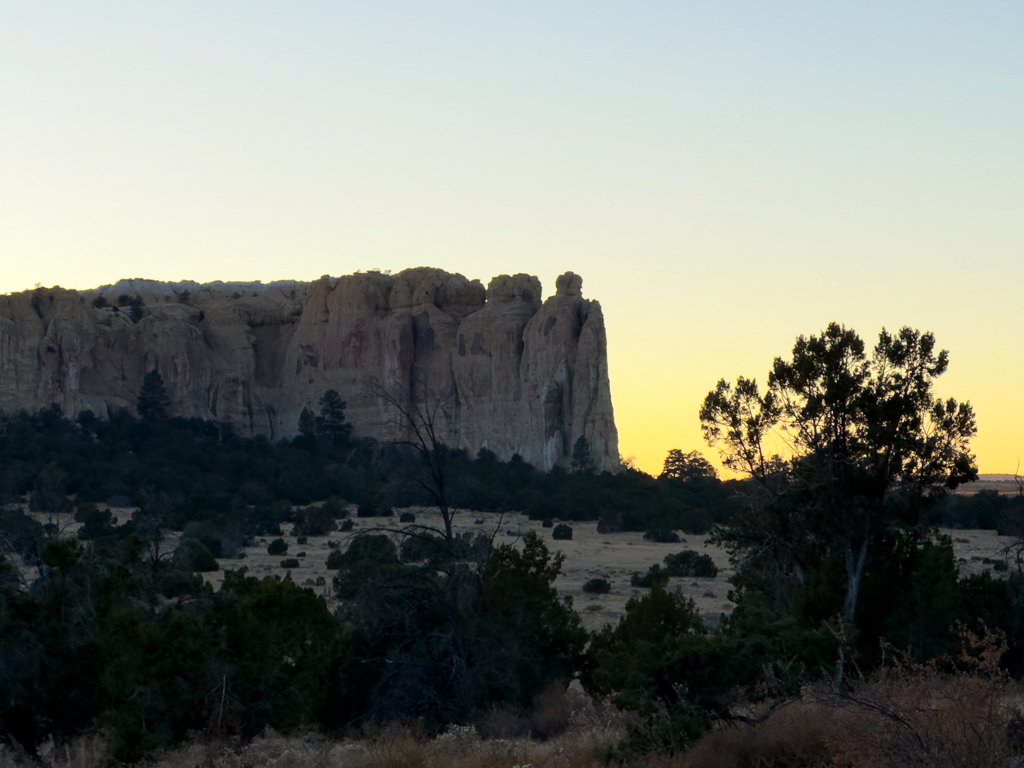 Wir geniessen die Aussicht auf unserem Campground am EL Morro Monument.