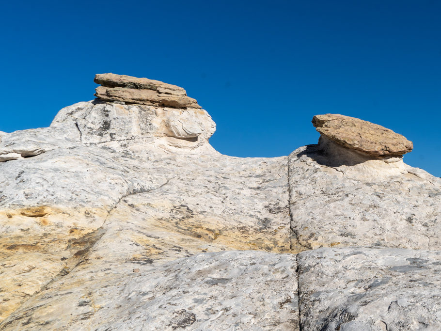 Ein kleiner Hoodoo Auf dem Wanderweg um und auf das El Morro Monument herum