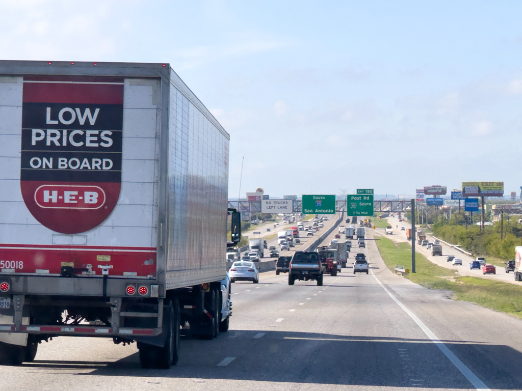Abfahrt von Austin in Richtung Süden auf der I-35
