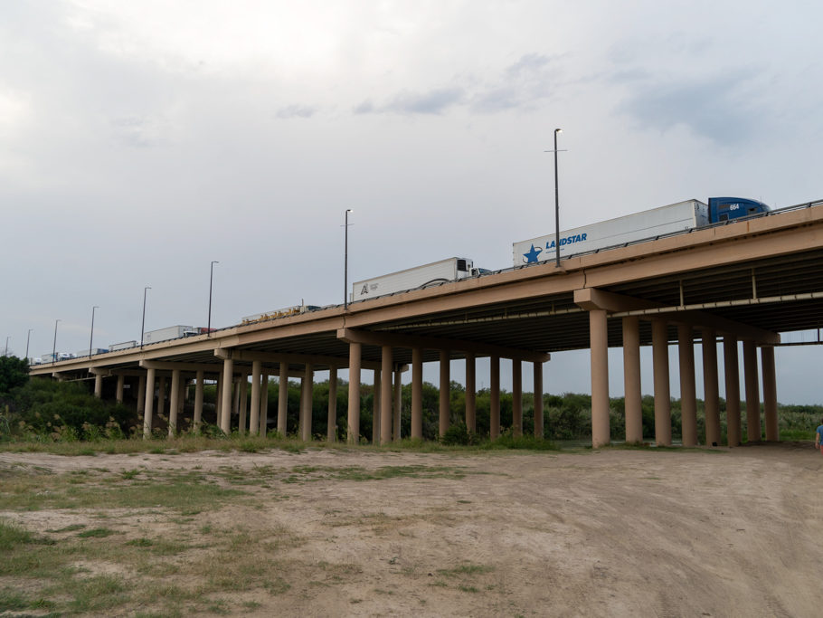 World Trade Bridge: Auf dem Weg von Mexiko in die USA