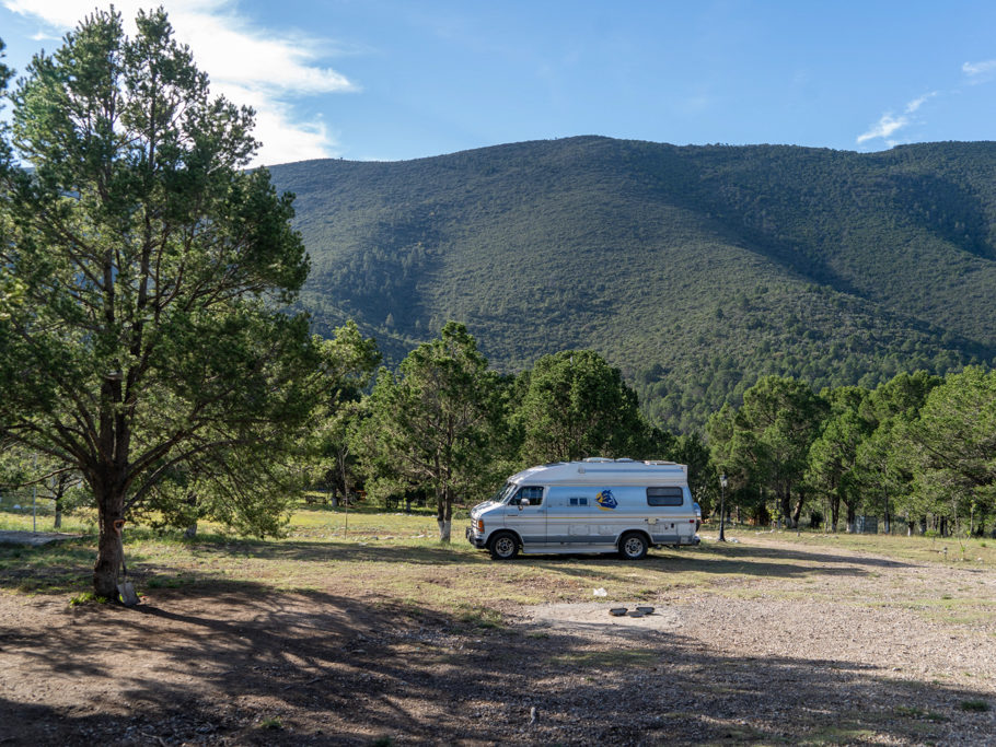 Die einsame Martha im Nomada Campground in der grünen Landschaft