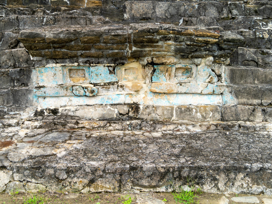 Ausschnitt eines Opferaltars von der grossen Pyramiden Ruine in El Tajin