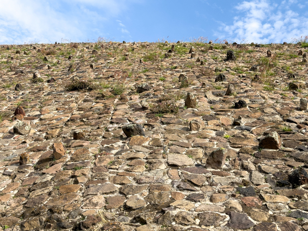 Teilansicht der grossen Sonnenpyramide in der Pyramidenlanlage von Teotihuacan.