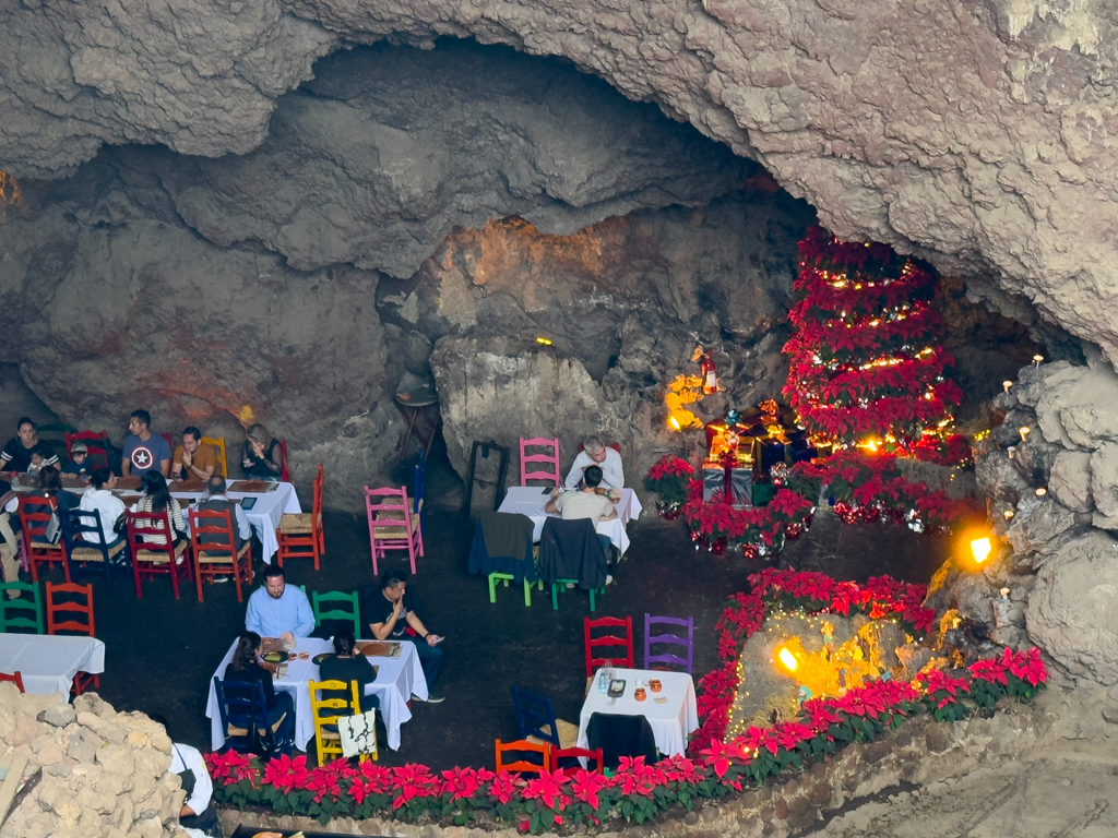 Blick in der Grotte vom La Gruta Resti