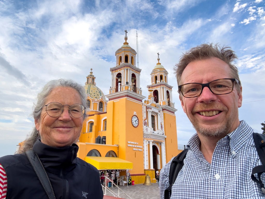 JoMa Selfi vor der Kirche der Señora de los Remedios.