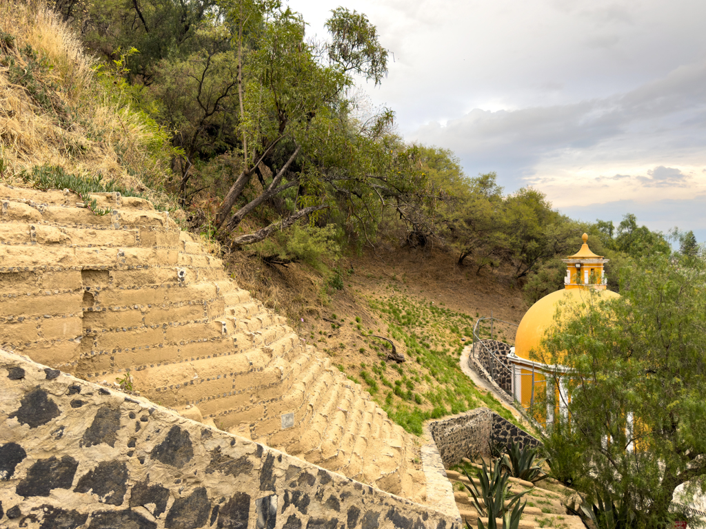 Ein kleines freigelegtes Stück der Pyramide in Cholula