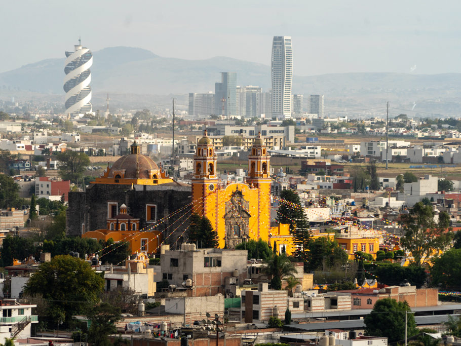 Blick von der Kirche der Señora de los Remedios auf das Umland von Puebla