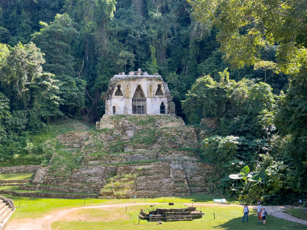 Der Blätterkreuztempel