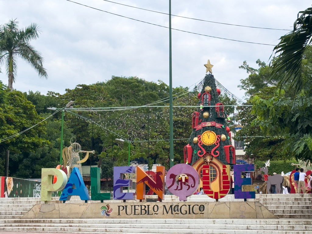 geschmückter Zocalo in Palenque