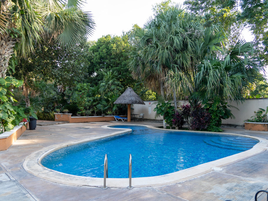 Einladender Pool im Hotel Maya Real