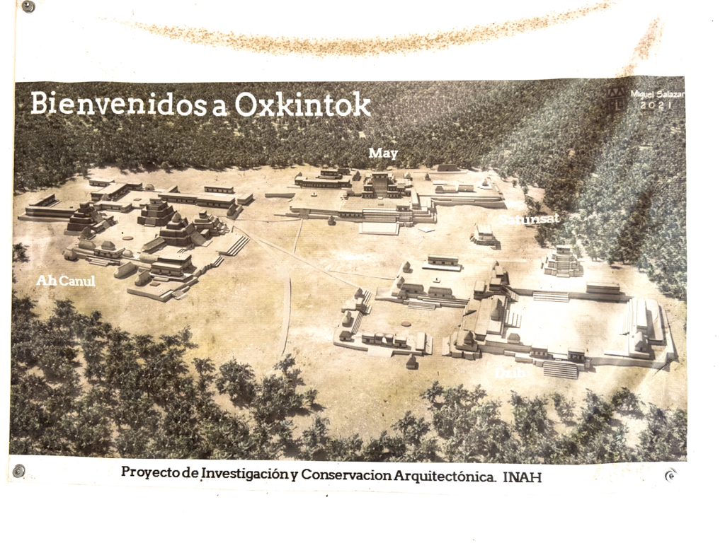 Oxkintok: Pyramiden und Ruinen