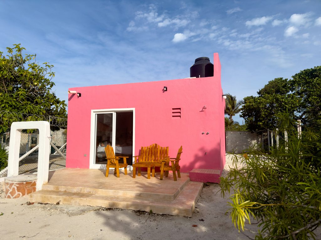 die pinkfarbene Casa Mahe