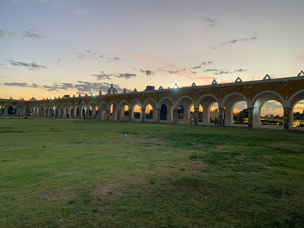 Bogengänge im Konvent von Izamal