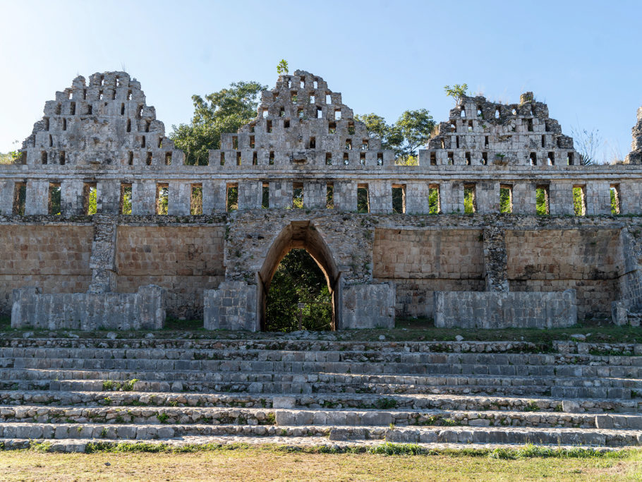 Taubenhaus. westliches Zentrum der Pyraminden von Uxmal