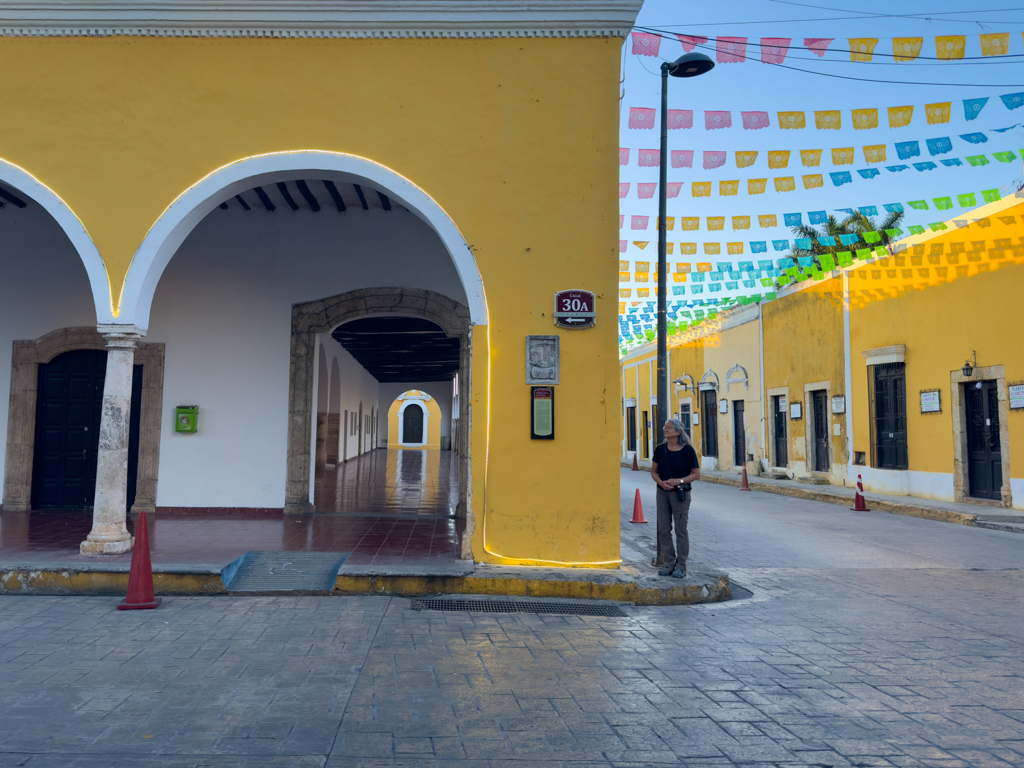 Ma in den Strassen der Gelben Stadt Izamal