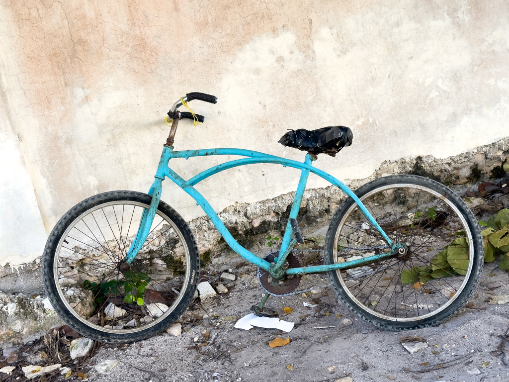 Ein einsames Fahrrad am Wegesrand hier in San Crisanto