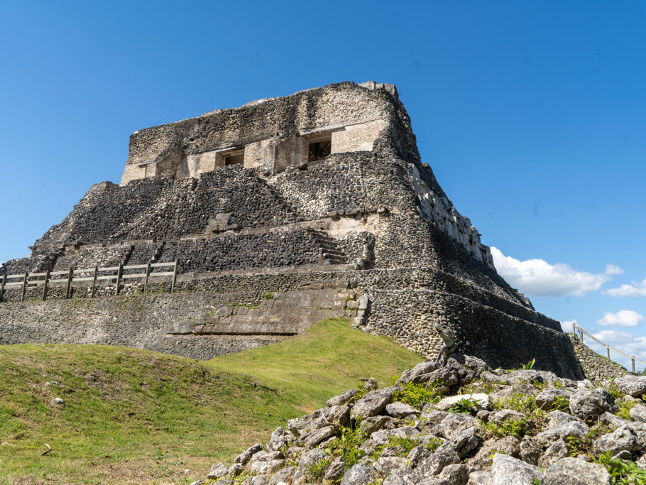 Tempel in den Ruinen von Xunantunich