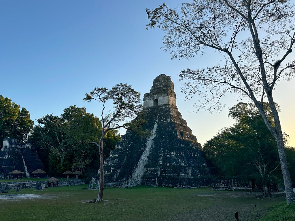 Temple 1 (Gran Jaguar), Gran Plaza