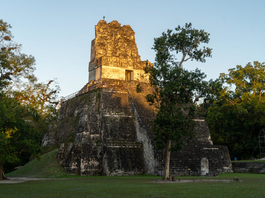 Tempel II, Gran Plaza