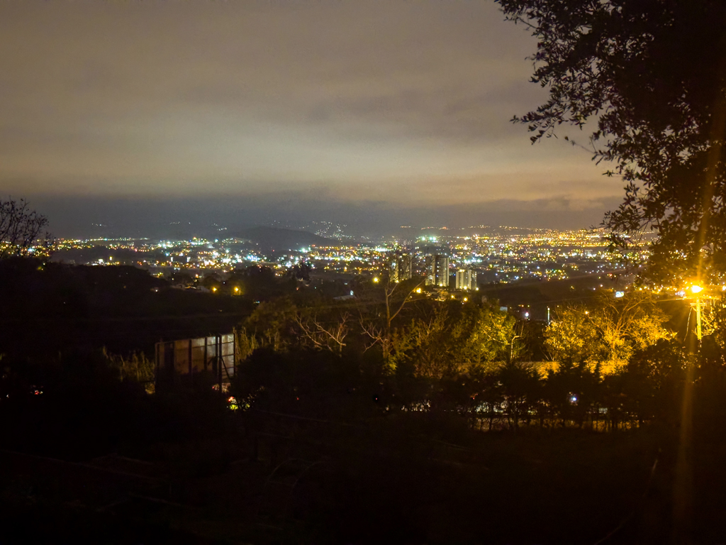 Abendlicher Blick von hier oben auf Guatemala City
