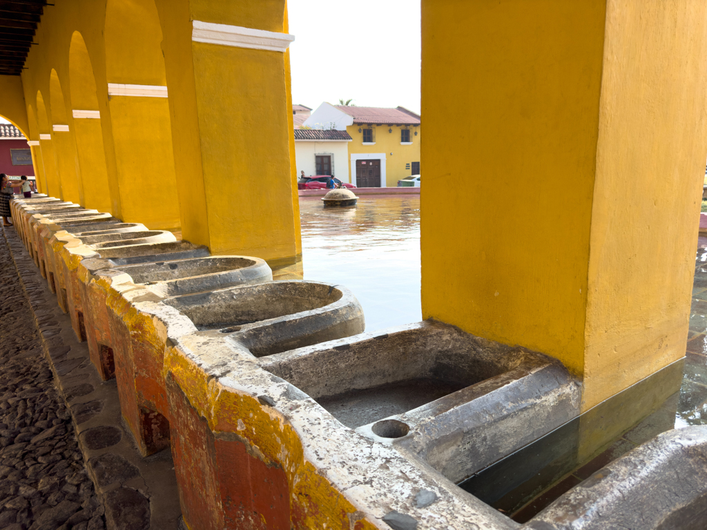 Das alte Waschhaus hier in Antigua ist ein touristischer Anziehungspunkt