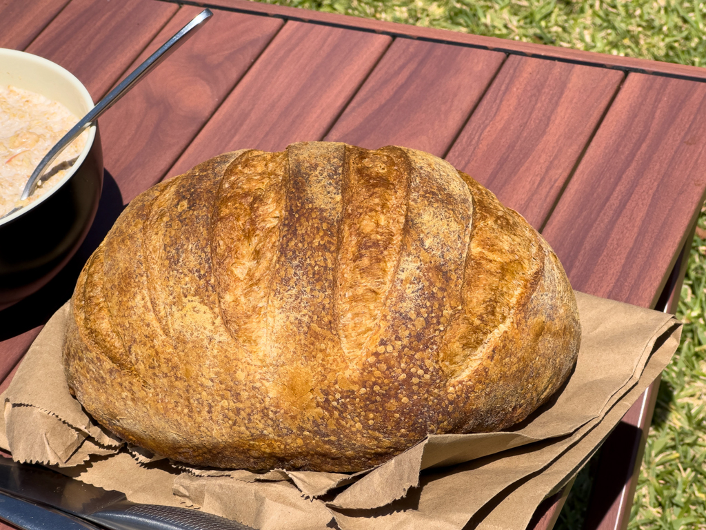 Hmmm, wie fein! Sauerteigbrot aus einer Bäckerei hier in Antigua