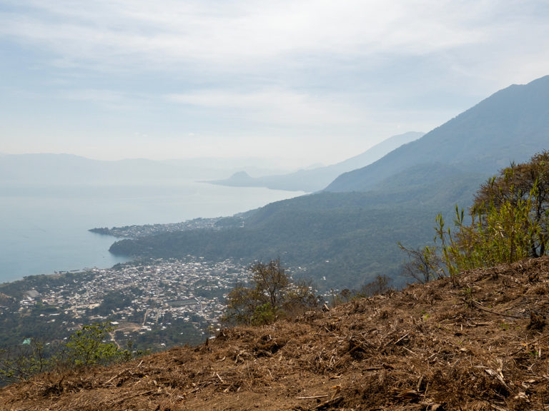 Atemberaubende Aussicht auf den Atitlan-See und die Vulkane