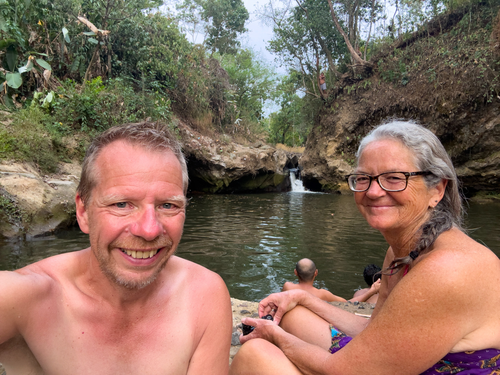 JoMa Selfie am natürlichen Pool im Flussbad bei Poza el Cubo