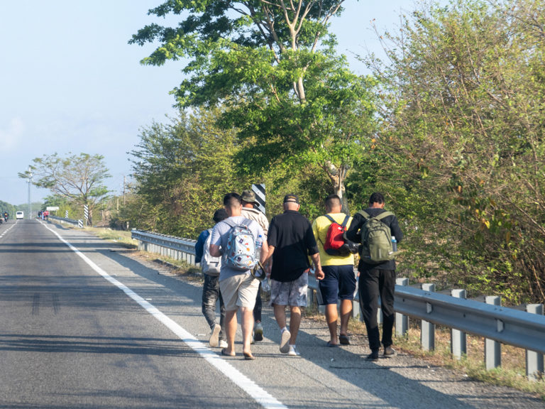 Migranten entlang der 200 nach Norden