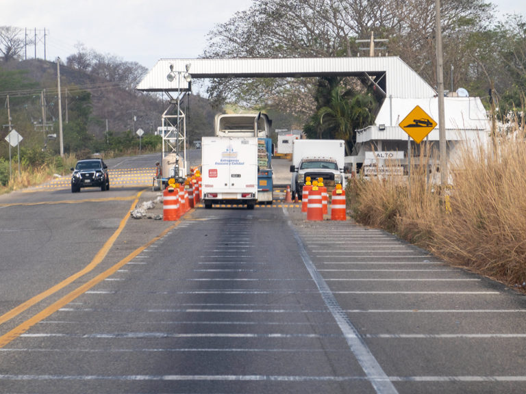 Unzählige Checkpoints auf der Fahrt von Tapachula nach Oaxaca: Polizei, Nationalgarde, Militär, Zoll. Wir werden meist durchgewinkt.