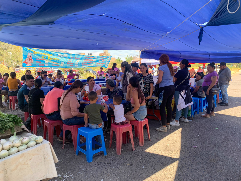 Strassenverpflegung am Tonalá, dem Warenmarkt in Atotonilco el Alto