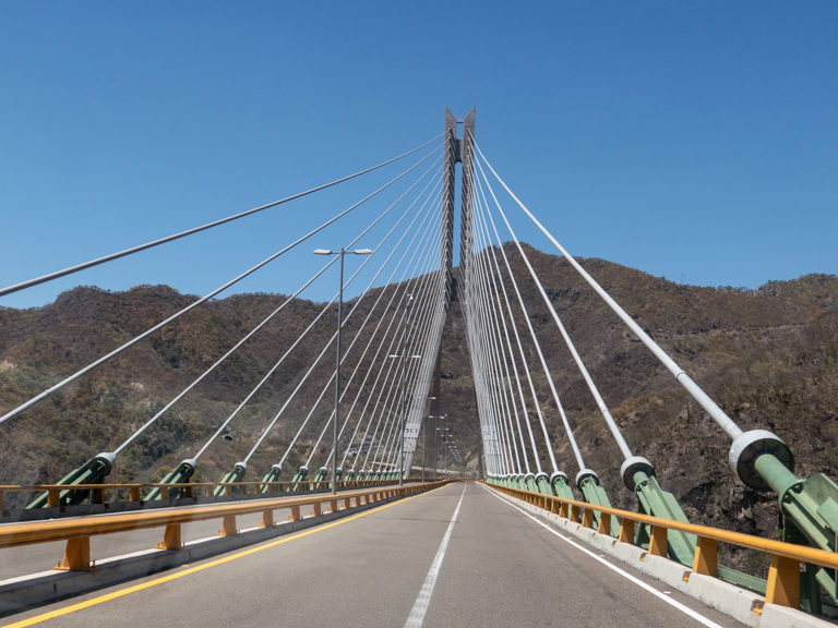Die leere Brücke zwischen Sinaloa und Durango für uns ganz alleine...