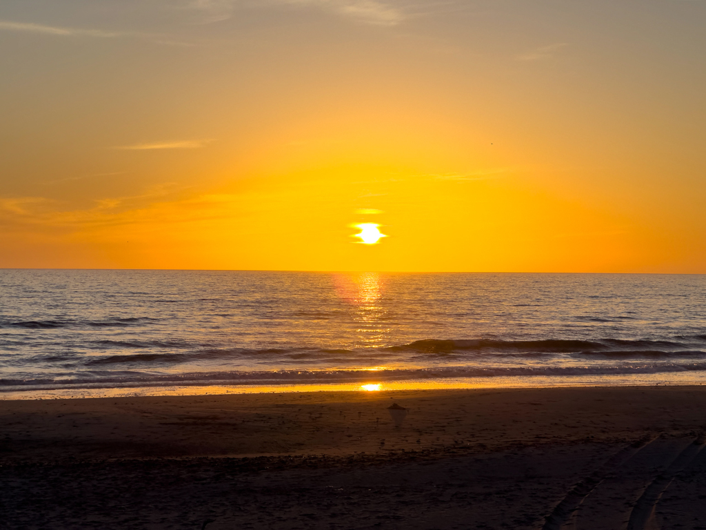 Sonnenuntergang am Meer. Immer wieder schön anzusehen!