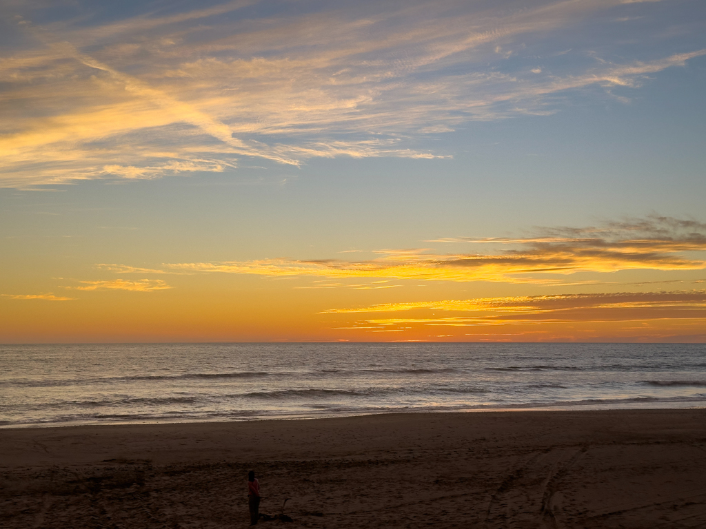 Sonnenuntergang am Strand beim Campground in Celeste