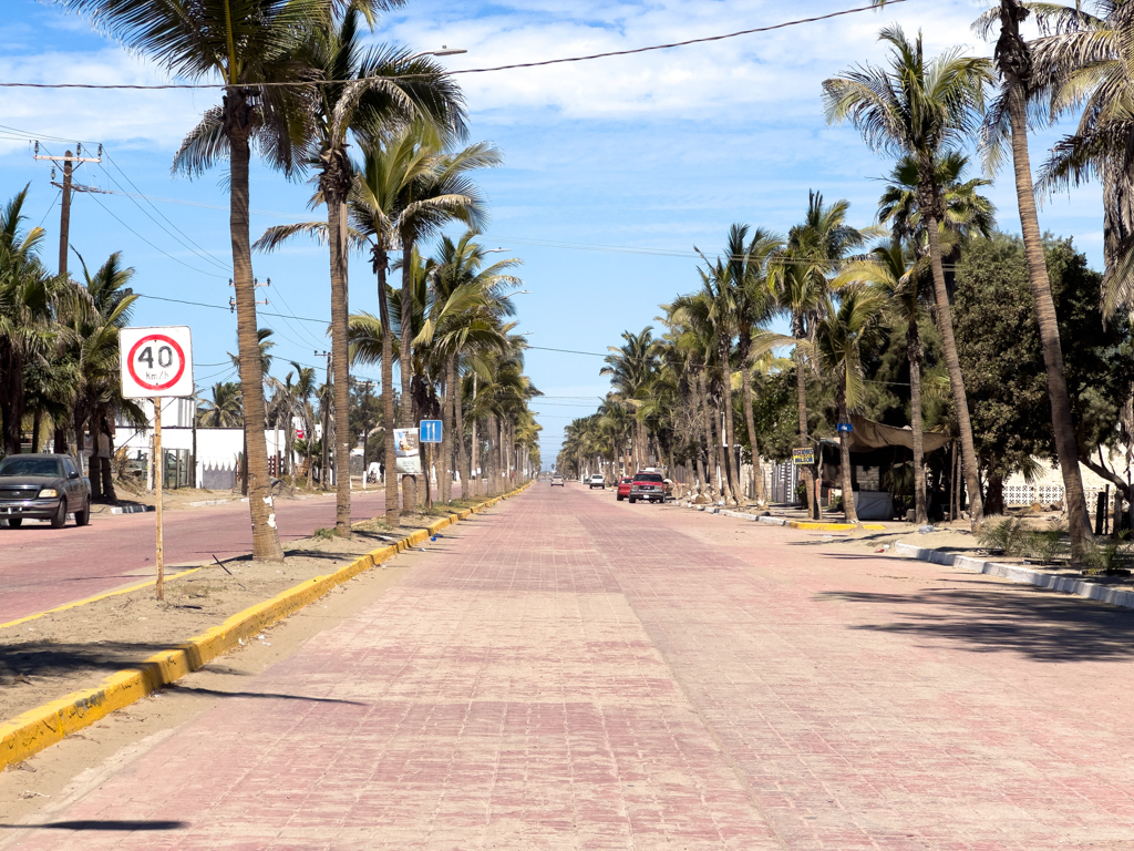 Boulevard del Tiburon / Haifisch-Boulevard in Las (Lost?) Glorias