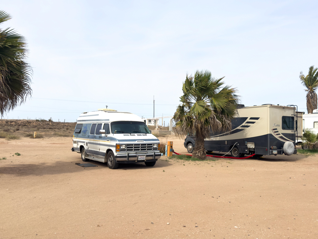 Martha im Campground des Restaurants El Mirador am Strand von Huatabampito