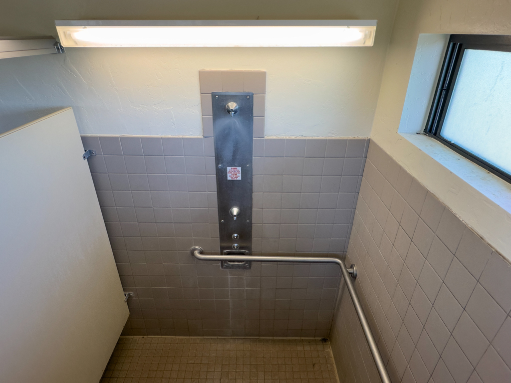 Kulturschock: Dusche mit warmem (Solar-)Wasser im Campground des Organ Pipe Cactus N.M.