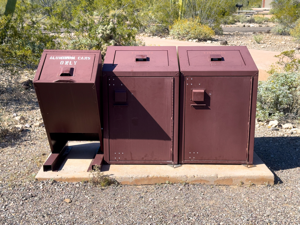 Kulturschock: Abfalltrennung im Campground des Organ Pipe Cactus N.M.