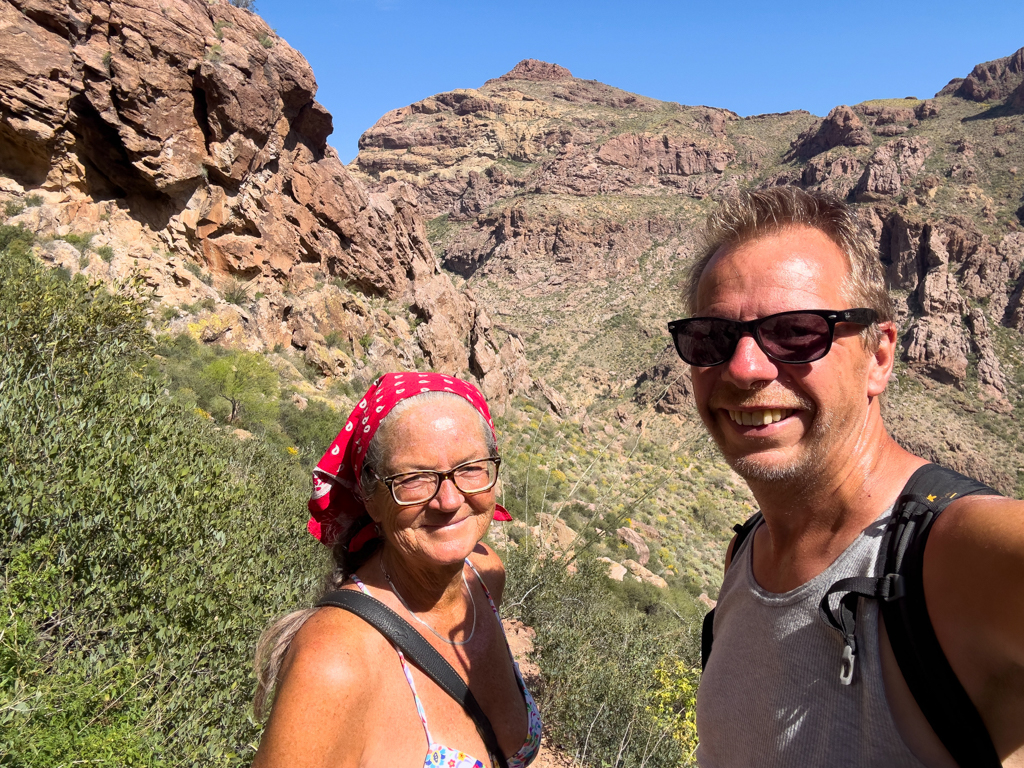 JoMa Selfie im Arch Canyon, Organ Pipe Cactus National Monument, Arizona