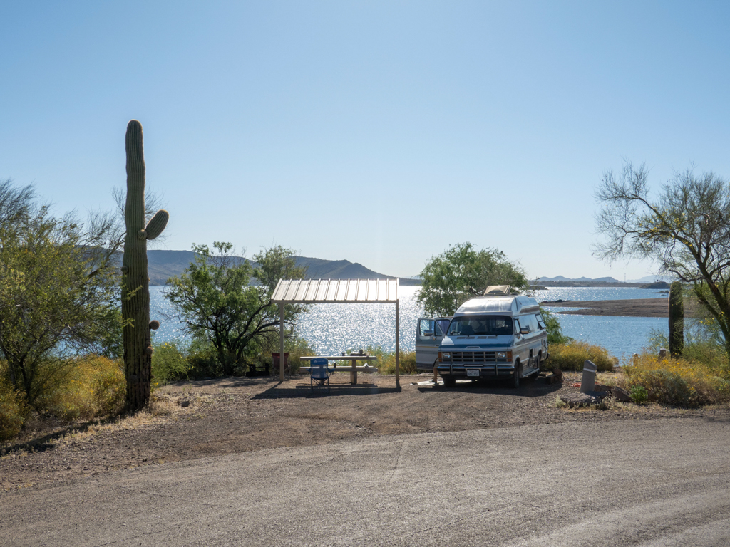 Unser Stellplatz direkt am See im Desert Tortoise Campingplatz am Lake Pleasant, Arizona