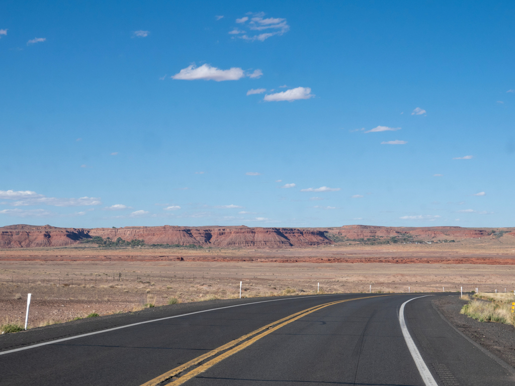 Die Hochenbene um den Grand Canyon herum. Davor einfach trockenes Weideland