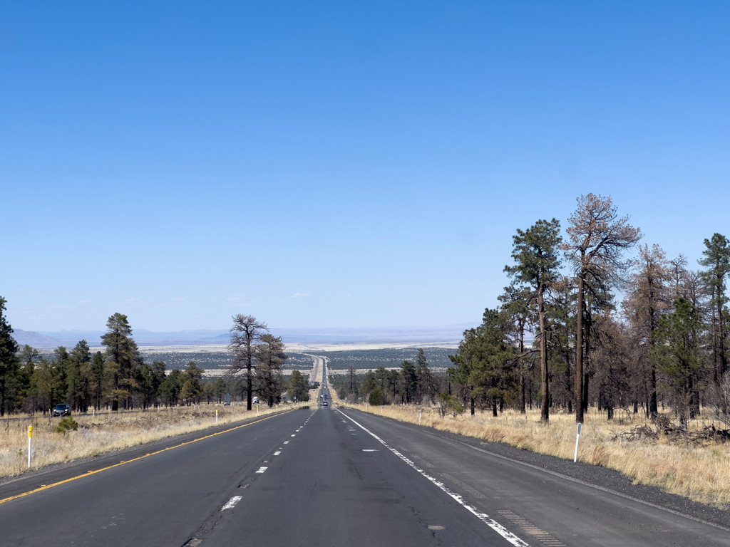 wir machen uns von Flagstaff auf dem Weg nach Tuba City in die Ebene hinab