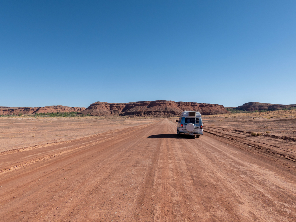 Wir machen am Morgen einen Schlenker durch Navajo Land