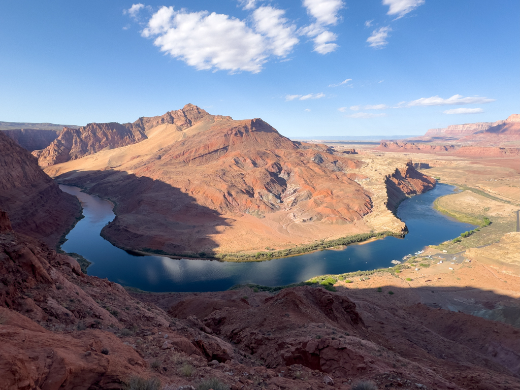 Der Glen Canyon von oben betrachtet. Wie im Grand Canyon beim Horse Shoe Bend