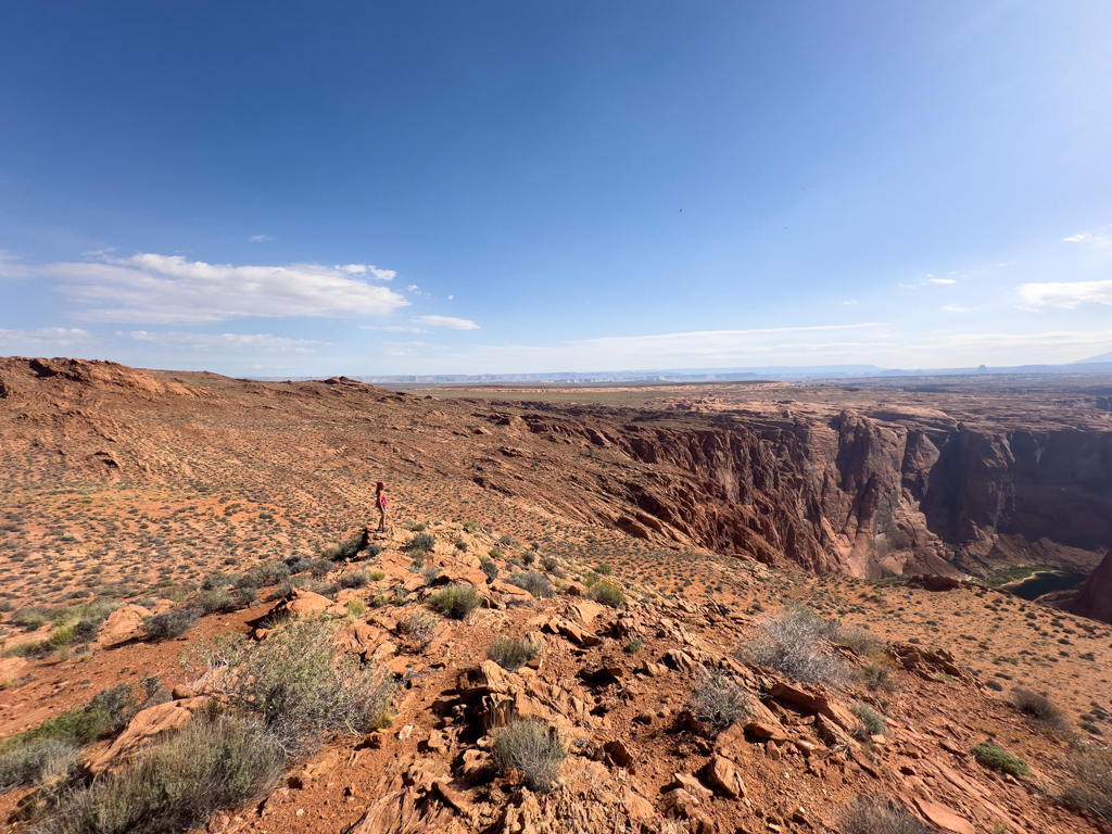 Oben am Spencer Trail angekommen hat Ma Sicht bis ins Monument Valley