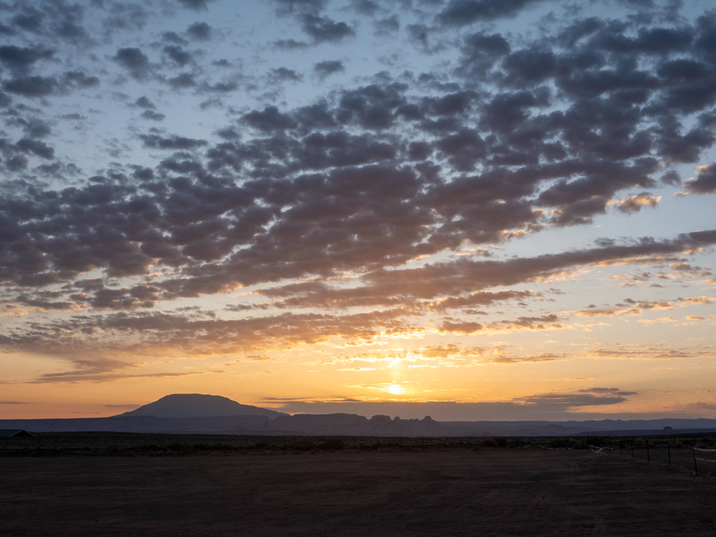 Sonnenaufgang während wir am Antelope Canyon auf den Tag warten