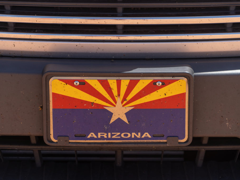Arizona, wo die Sonne am Horizont aufgeht und die Sterne in der Nacht nur so funkeln